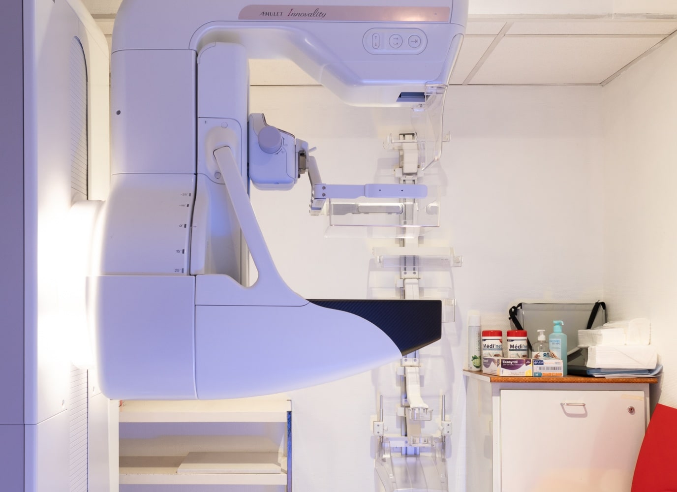 Salle de radiologie du Centre d imagerie Medicale Saint Denis Basilique | Groupe Revelis